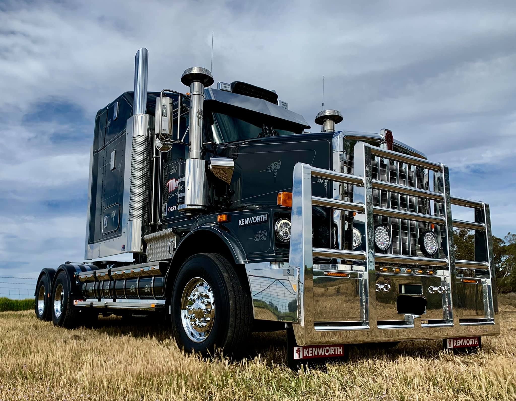 Kenworth with polished chrome